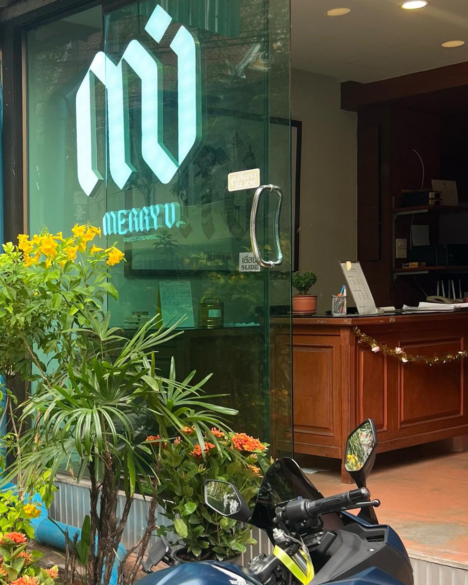 Merry V Guesthouse Bangkok Exterior foto